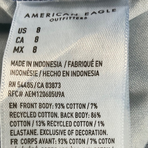 American Eagle Curvy Relaxed Short Denim Shorts Strigid High Rise Raw Hem Size 8 - Picture 8 of 9